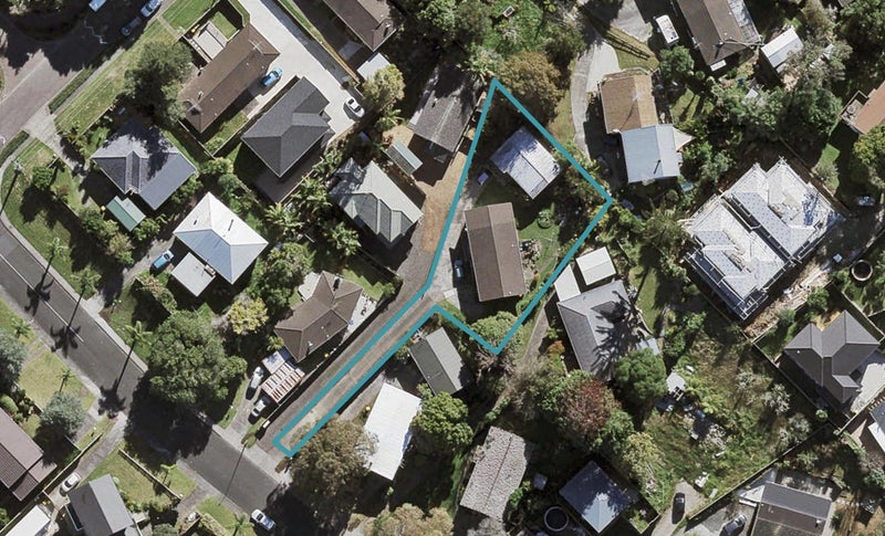 53 Normanton Street, Glenfield, Auckland - Carousel 1