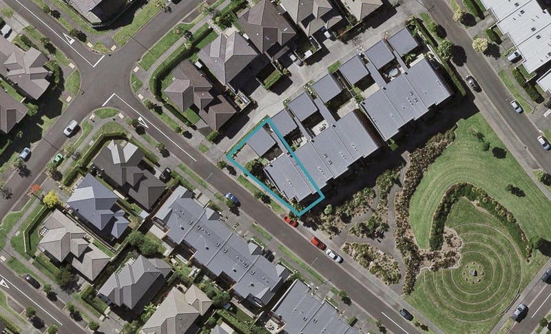 12 Singleton Avenue, Stonefields, Auckland - Carousel 1