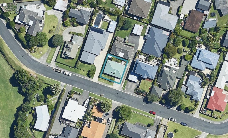 21B Crescent Road, Otumoetai, Tauranga - Carousel 1