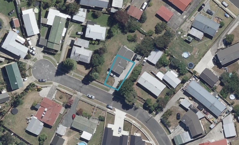 2/11 Maynard Place, Temple View, Hamilton - Carousel 1