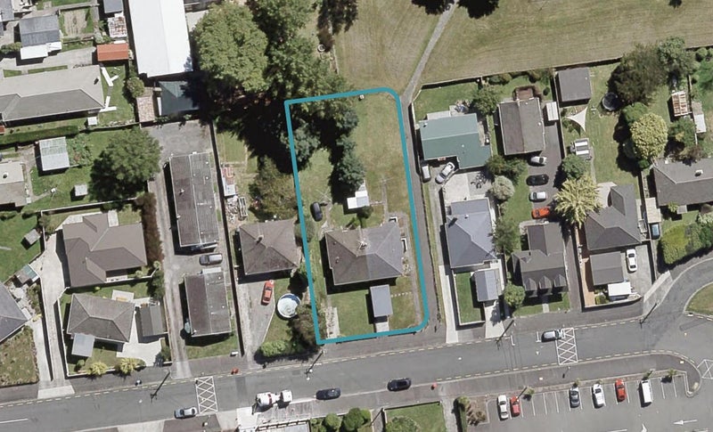 9A Savage Crescent, Upper Hutt Central, Upper Hutt - Carousel 1