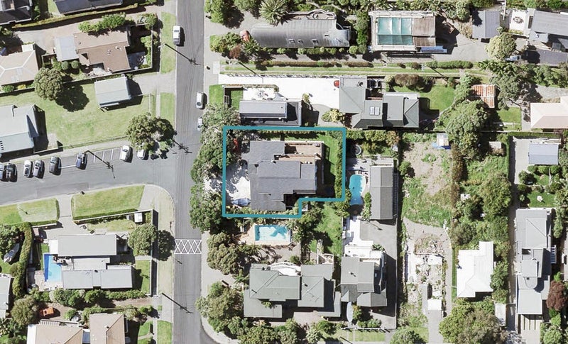 33 Rothesay Bay Road, Rothesay Bay, Auckland - Carousel 1