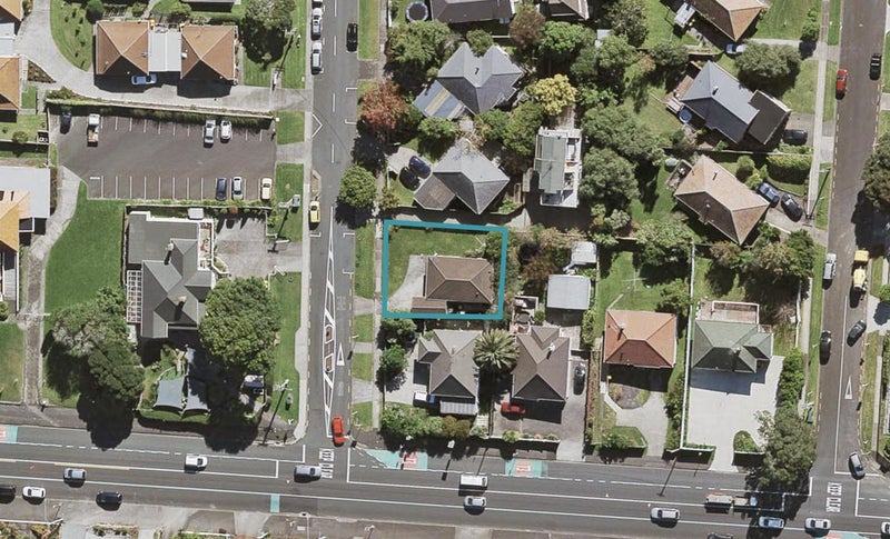 1 Woodside Avenue, Northcote, Auckland - Carousel 1