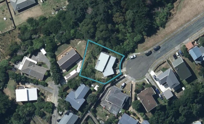 31 Humphreys Grove, Titahi Bay, Porirua - Carousel 1