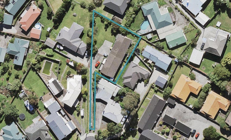 1/14 Rowan Terrace, Te Atatu South, Auckland - Carousel 1