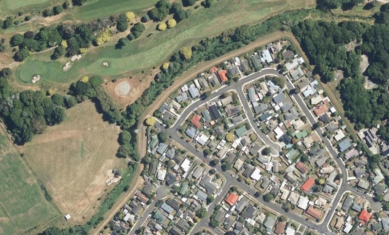 41 Whirinaki Crescent, Heretaunga, Upper Hutt - Carousel 1