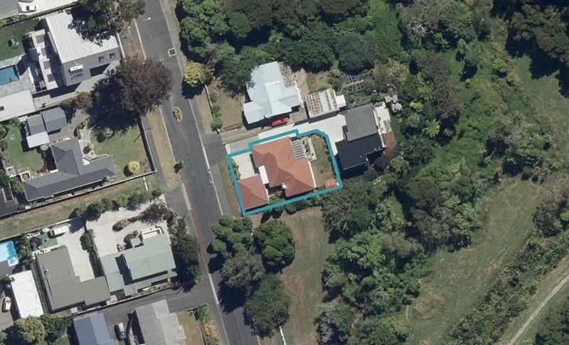 17 Ranfurly Avenue, Fairfield, Hamilton - Carousel 1