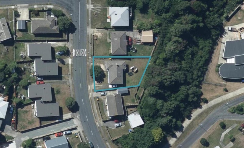 3 Takapuwahia Drive, Takapuwahia, Porirua - Carousel 1