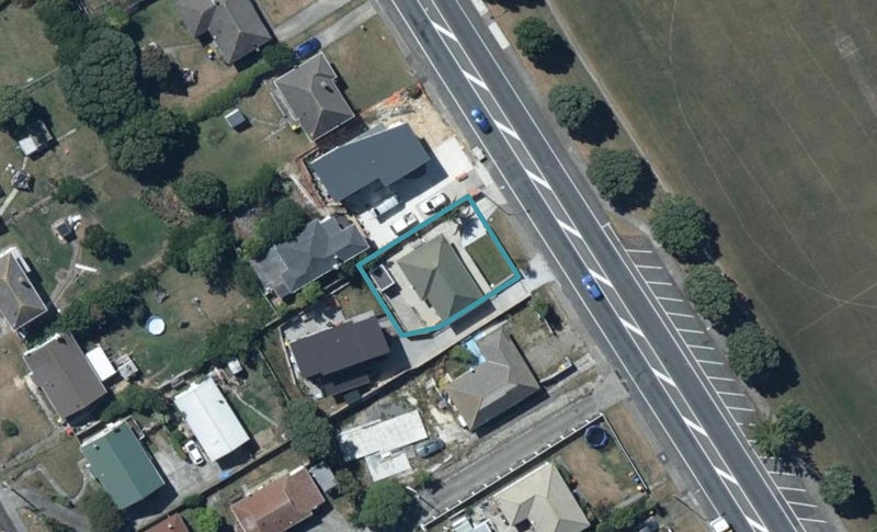 122 Main Road, Titahi Bay, Porirua - Carousel 1