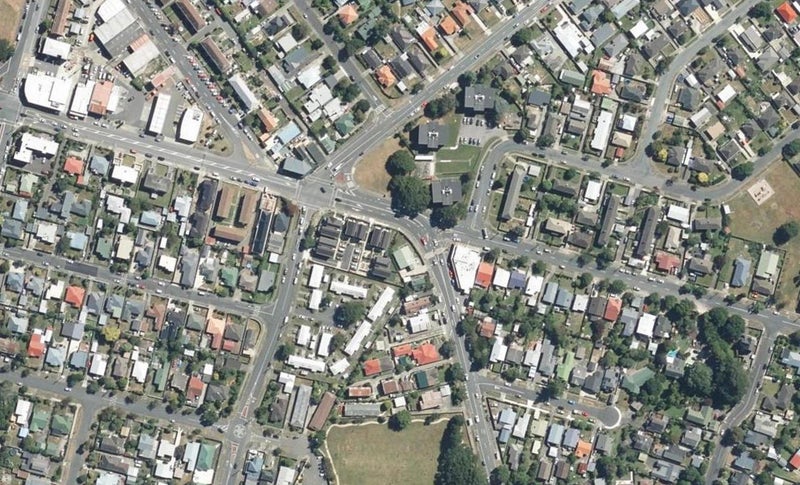 117 Whites Line East, Waiwhetu, Lower Hutt - Carousel 1