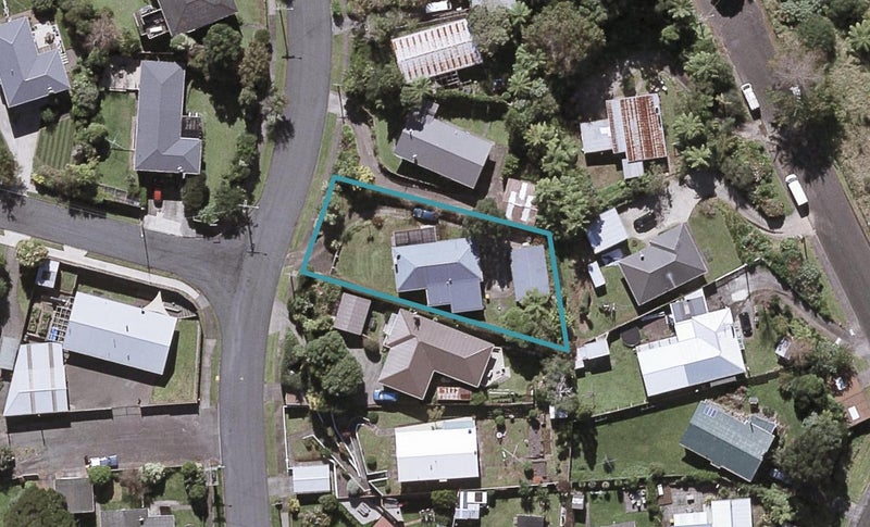 8 Durham Avenue, Welbourn, New Plymouth - Carousel 1
