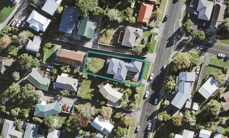 27 Canberra Avenue, Lynfield, Auckland - Carousel 1