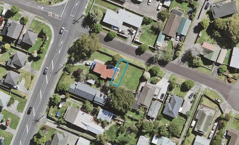 6/1 Benita Place, Sunnyvale, Auckland - Carousel 1