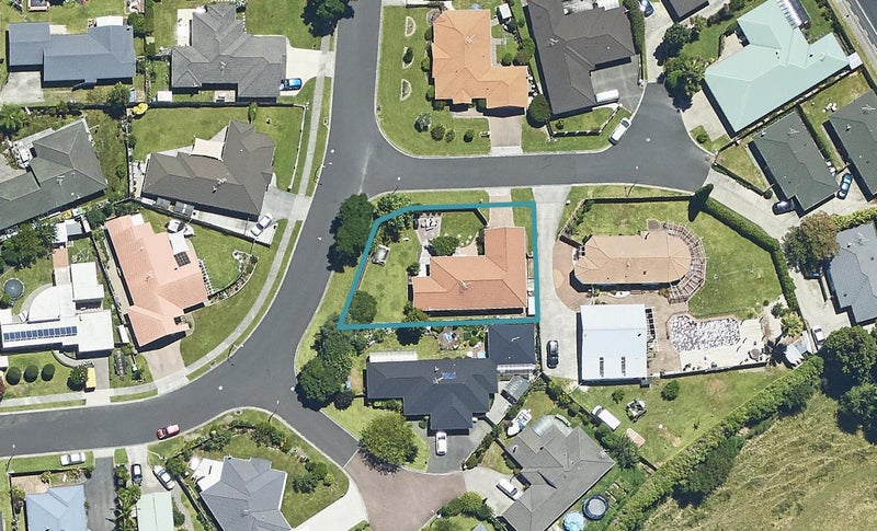 2 Daniel Place, Pyes Pa, Tauranga - Carousel 1