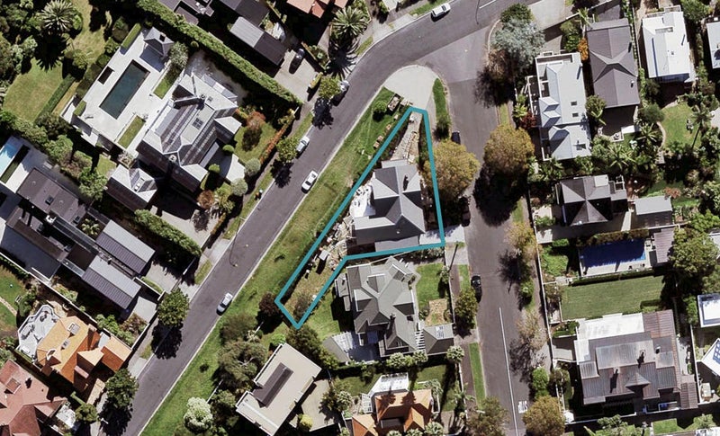 16 Marine Parade, Herne Bay, Auckland - Carousel 1