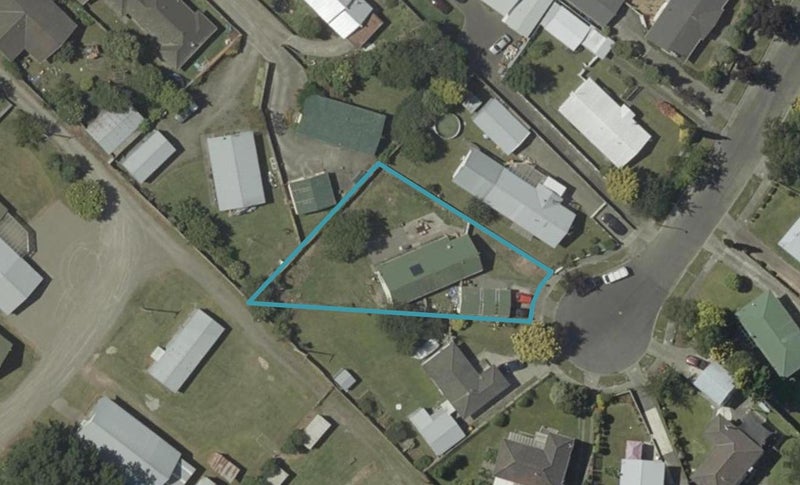 16 Capri Place, Awapuni, Palmerston North - Carousel 1