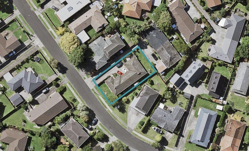 1/42 Luton Avenue, Sunnyhills, Auckland - Carousel 1