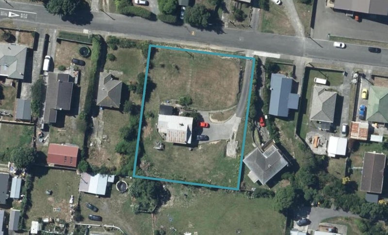 7 Nohorua Street, Takapuwahia, Porirua - Carousel 1