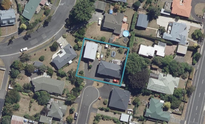 10 Tarbett Road, Hillcrest, Hamilton - Carousel 1
