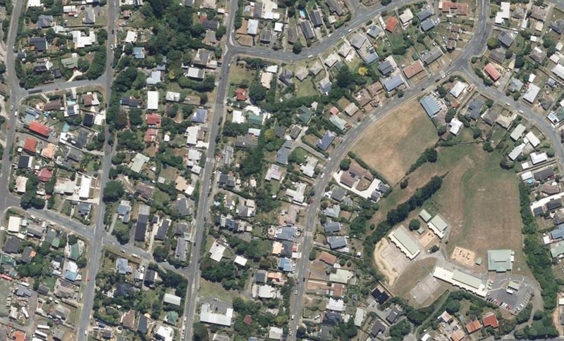 35 Herewini Street, Titahi Bay, Porirua - Carousel 1