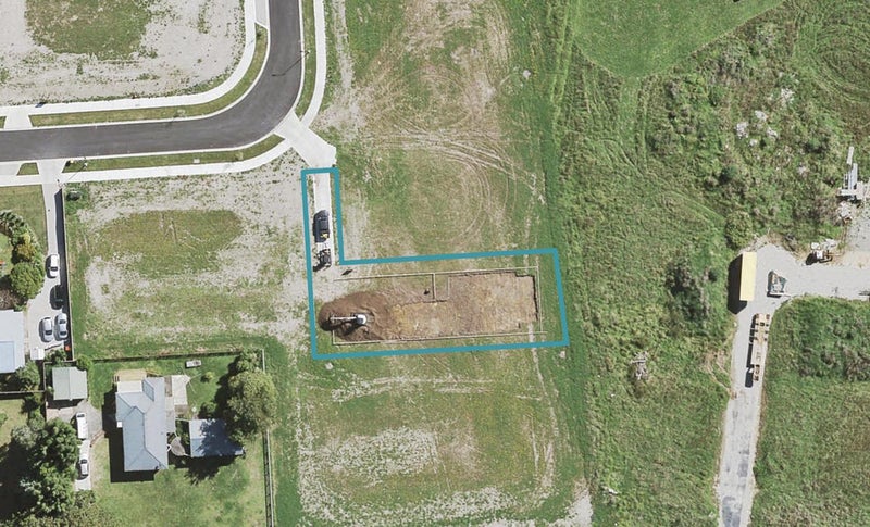 22 Raymond Grace Avenue, Huapai, Kumeu - Carousel 1