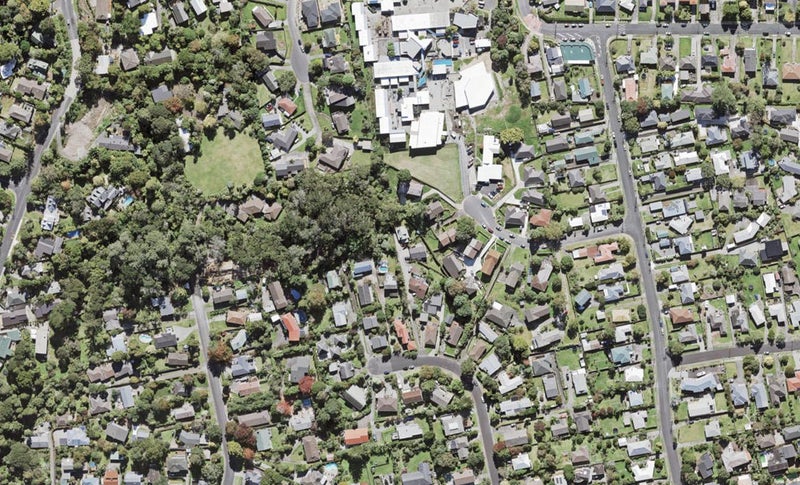 34B Pokapu Street, Titirangi, Auckland - Carousel 1