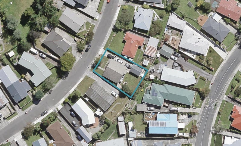 30 Oregon Drive, Maoribank, Upper Hutt - Carousel 1