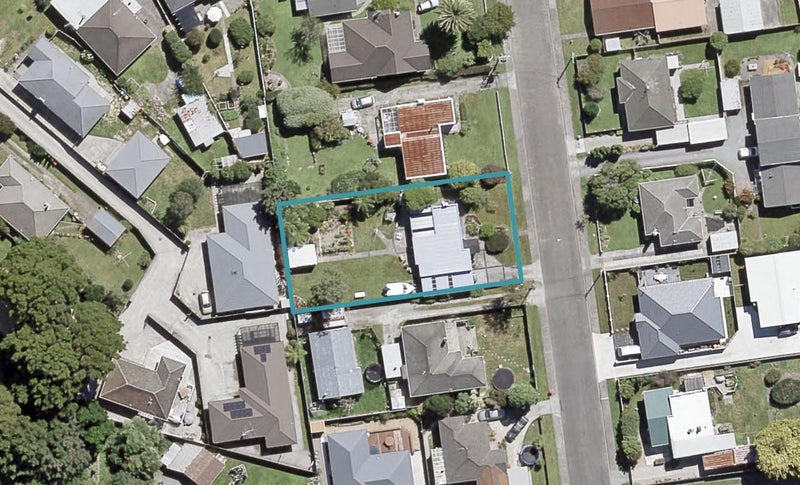71 Golders Road, Elderslea, Upper Hutt - Carousel 1