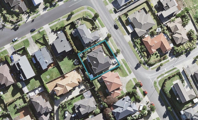 56 Rising Parade, Fairview Heights, Auckland - Carousel 1