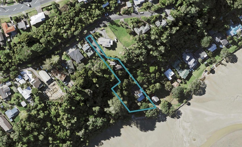 37 Pohutukawa Avenue, Shelly Park, Auckland - Carousel 1
