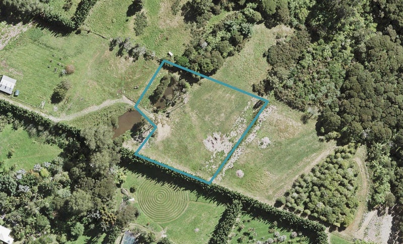 100 Parker Road, Oratia, Auckland - Carousel 1