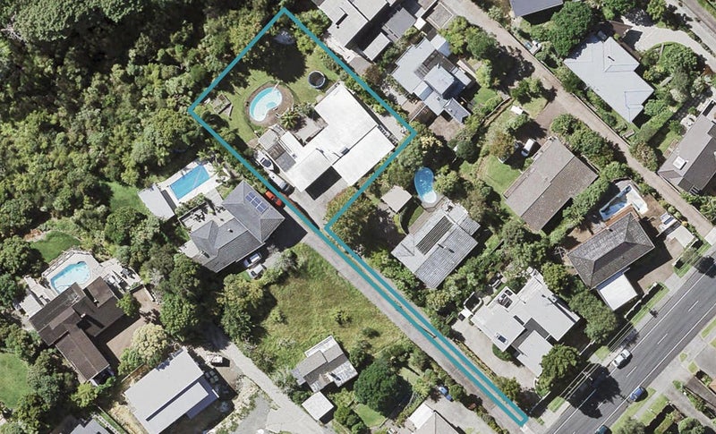 20 Aberdeen Road, Campbells Bay, Auckland - Carousel 1