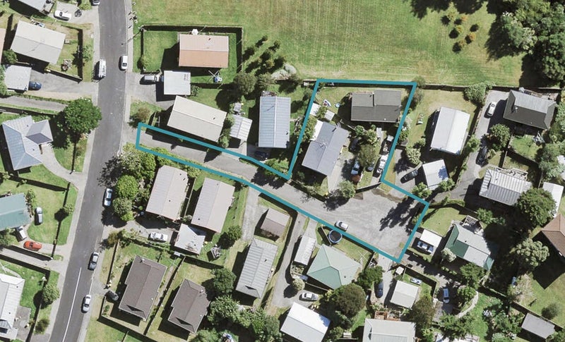 2/38 Maywood Crescent, Glen Eden, Auckland - Carousel 1
