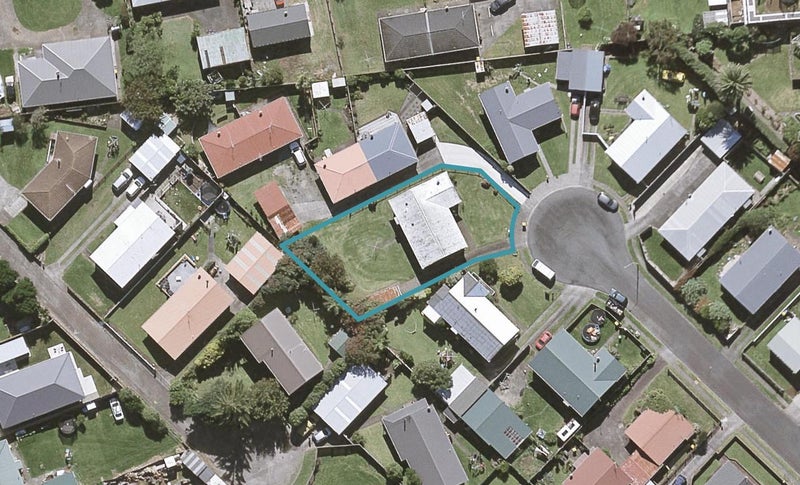 15 Naumai Place, Spotswood, New Plymouth - Carousel 1