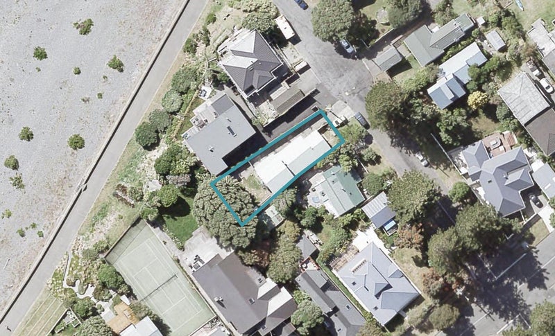 4B Nikau Street, Eastbourne, Lower Hutt - Carousel 1