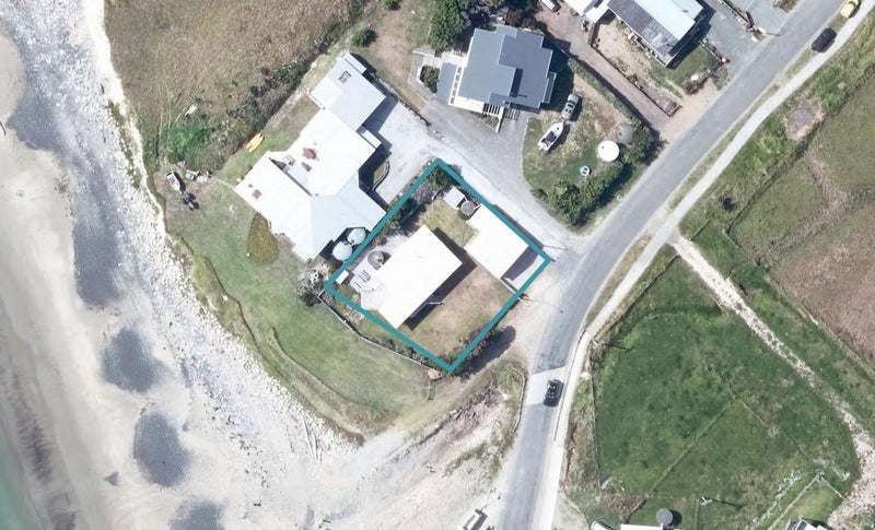 186 Newcastle Street, Māhia - Carousel 1