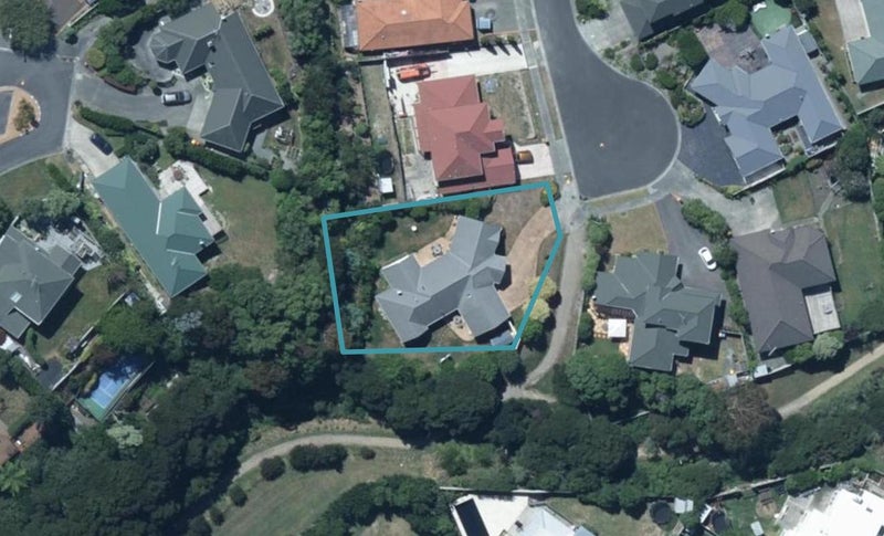 16 Bowman Place, Whitby, Porirua - Carousel 1