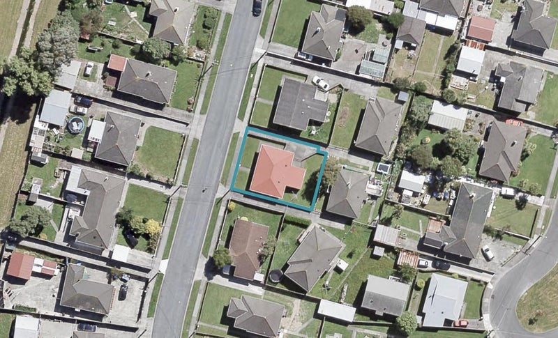 2/9 Strand Crescent, Naenae, Lower Hutt - Carousel 1