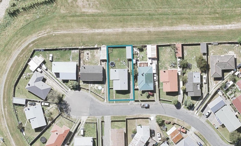 12 Orewa Grove, Wainuiomata, Lower Hutt - Carousel 1