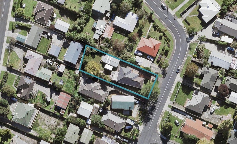 57 Cobham Crescent, Kelston, Auckland - Carousel 1