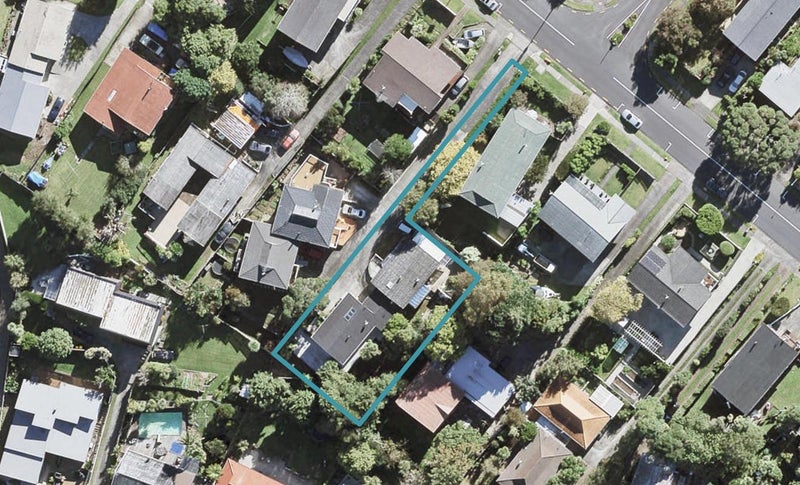 2/82 Sartors Avenue, Browns Bay, Auckland - Carousel 1