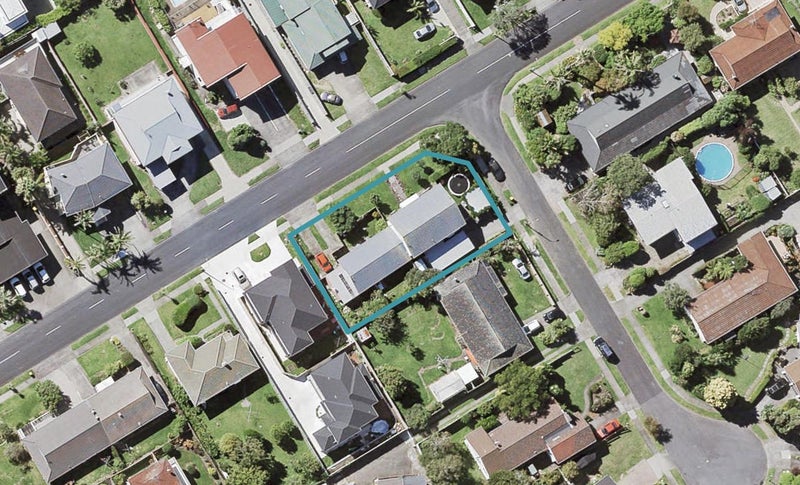1/1 Pedersen Place, Bucklands Beach, Auckland - Carousel 1