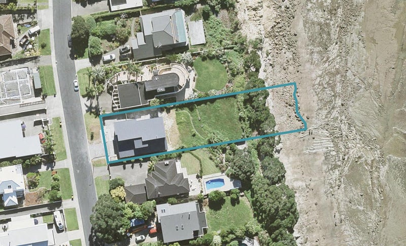 18 Sharon Road, Waiake, Auckland - Carousel 1