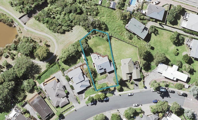 3 Bayside Drive, Browns Bay, Auckland - Carousel 1