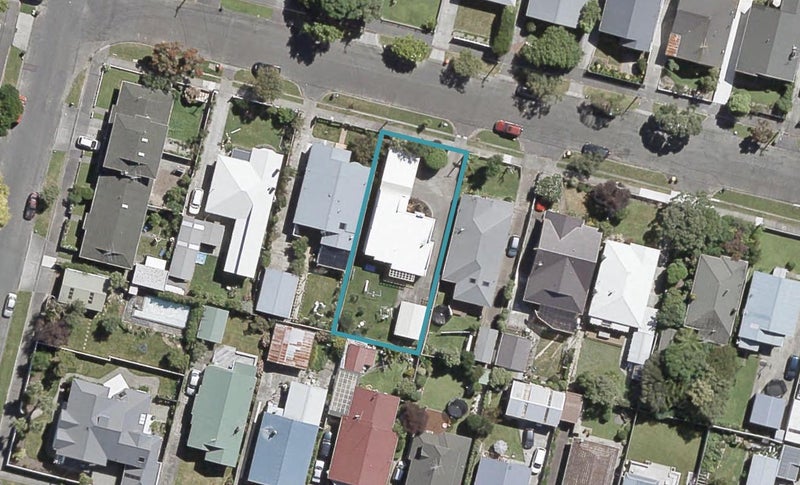 8 Cudby Street, Woburn, Lower Hutt - Carousel 1