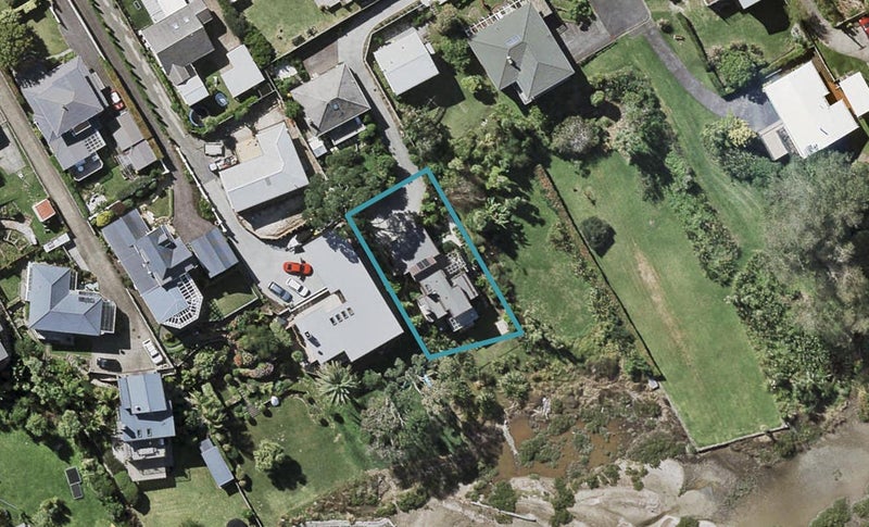 11A Birkley Road, Bayswater, Auckland - Carousel 1