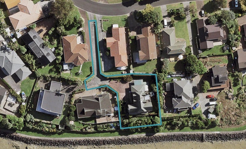 15 Cumbrian Place, Conifer Grove, Takanini - Carousel 1