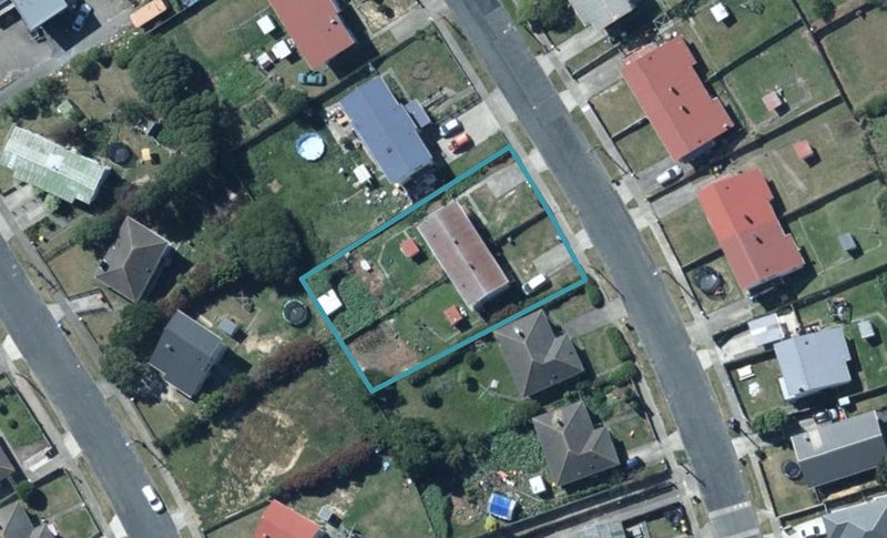 12 Levant Street, Cannons Creek, Porirua - Carousel 1