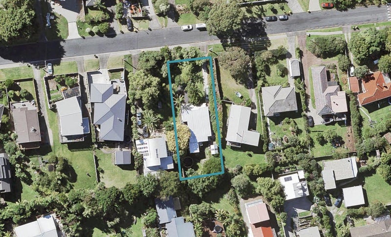 10 Wyoming Avenue, Murrays Bay, Auckland - Carousel 1