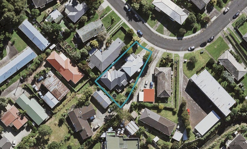 2/42 Evelyn Place, Hillcrest, Auckland - Carousel 1
